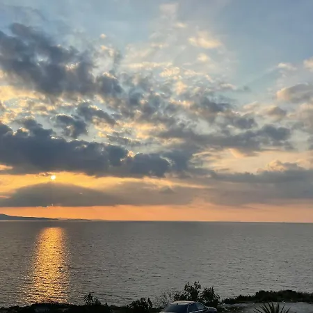 Wave Sarandë